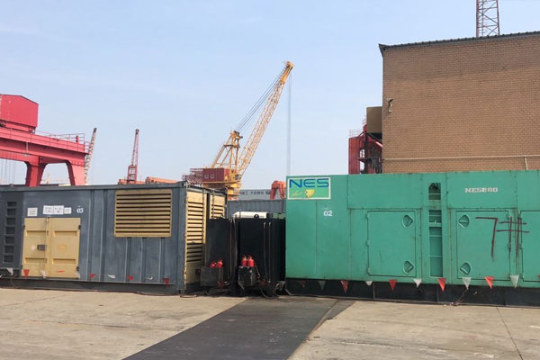 海东发电机出租空气滤清器的清洁频率是多少？